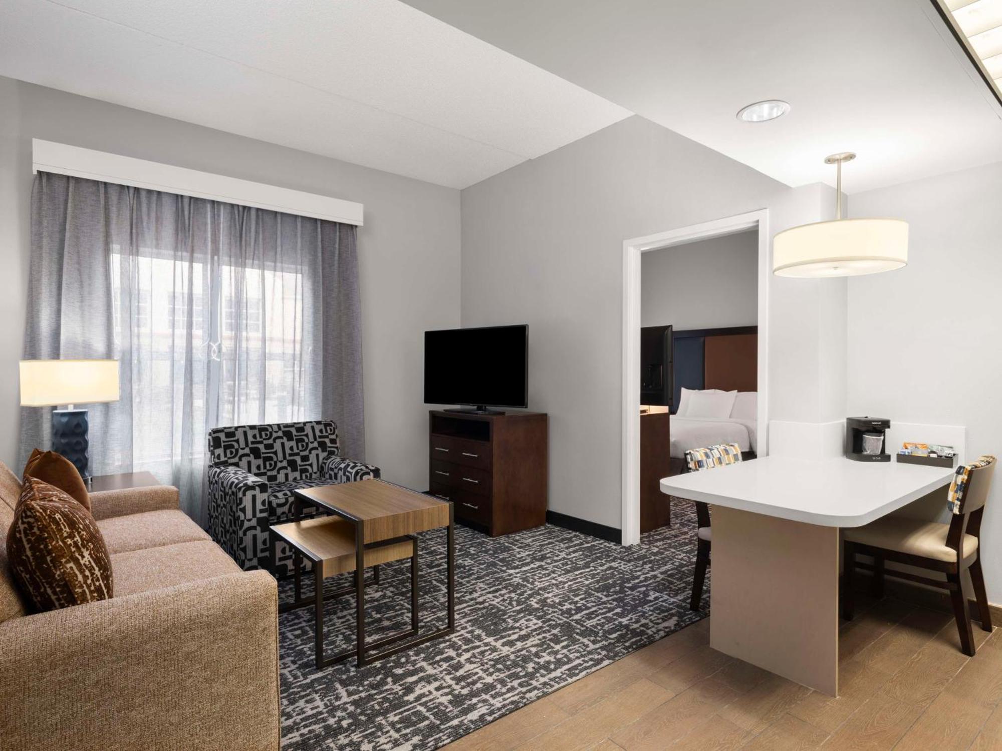 โฮมวูด สวีท บาย ฮิลตัน โคลัมบัส แอร์พอร์ต Hotel ภายนอก รูปภาพ