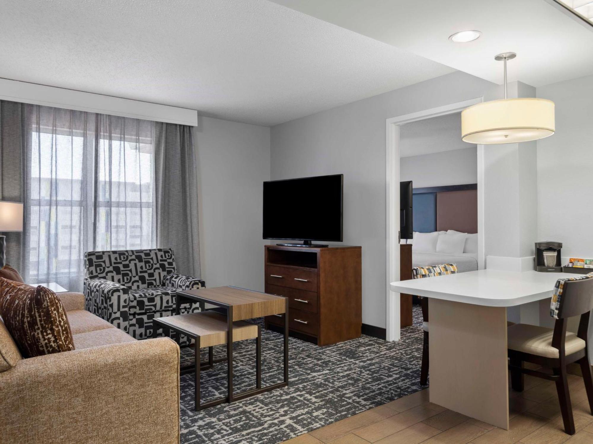 โฮมวูด สวีท บาย ฮิลตัน โคลัมบัส แอร์พอร์ต Hotel ภายนอก รูปภาพ